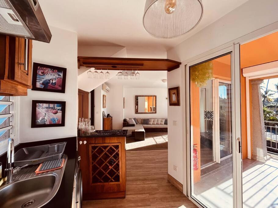 Scenic Riverfront 2 Bedroom Villa In Port Chambly Baie-du-Tombeau Buitenkant foto