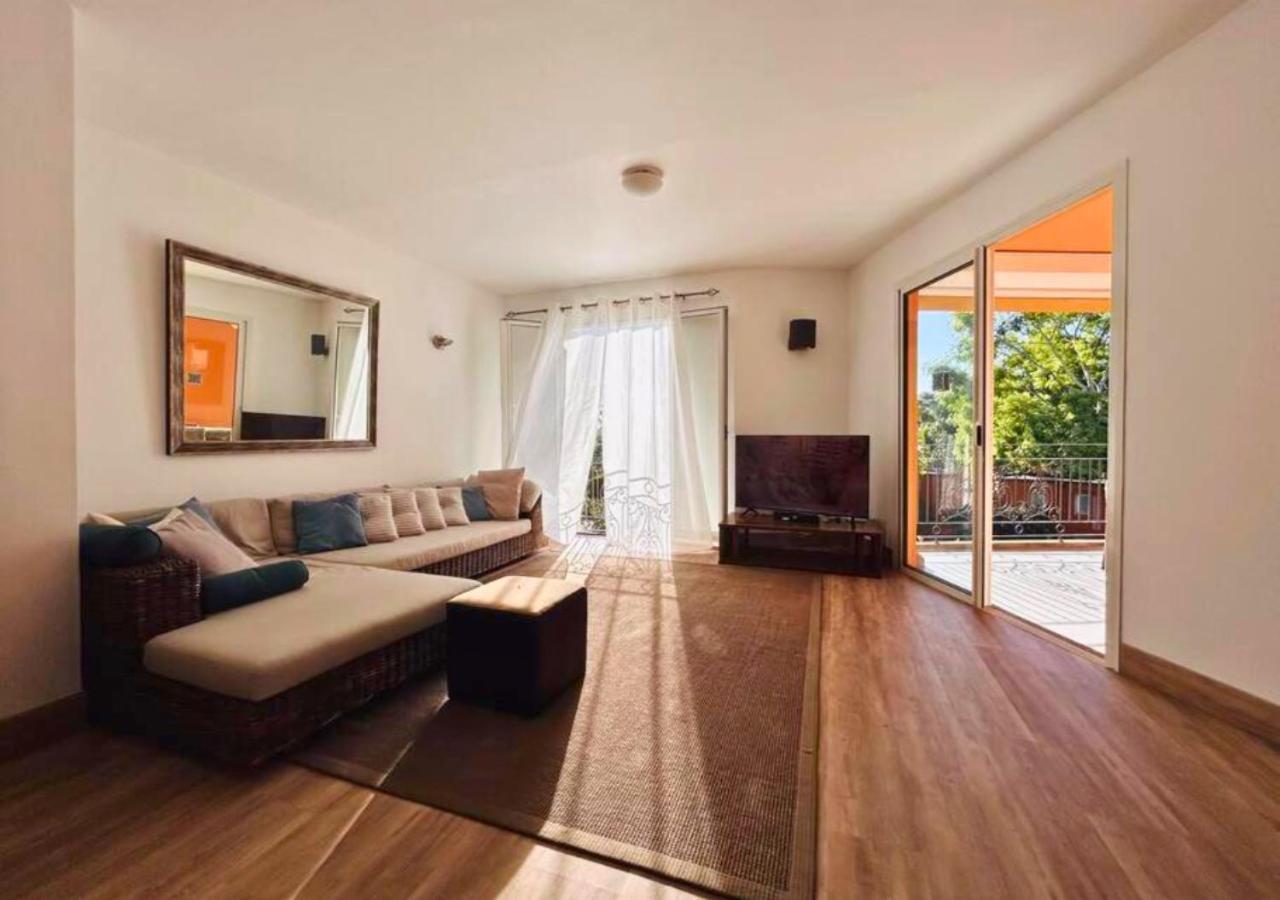 Scenic Riverfront 2 Bedroom Villa In Port Chambly Baie-du-Tombeau Buitenkant foto