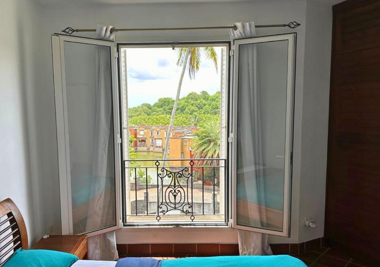 Scenic Riverfront 2 Bedroom Villa In Port Chambly Baie-du-Tombeau Buitenkant foto